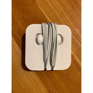 Apple earpods‎